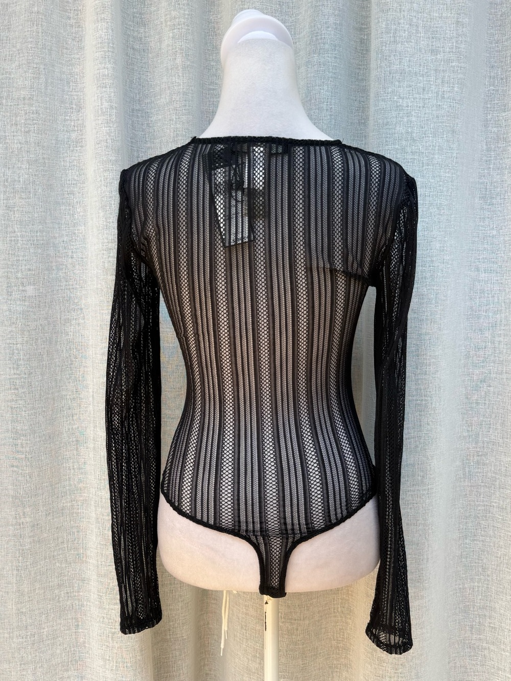 NWT BCBGMaxazria floral lace black bodysuit - Picture 3 of 10